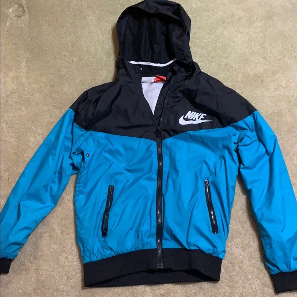 NIKE WINDBREAKER! (SOLD ON MERCARI)